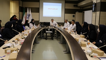 تقدیر از برترین‌های کنترل عفونت و تأکید بر ارتقای فرهنگ بهداشت دست در بیمارستان شریعتی
