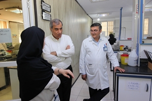 بازدید تیم مدیریتی بیمارستان شریعتی از روند بهسازی بانک خون و آزمایشگاه اورژانس