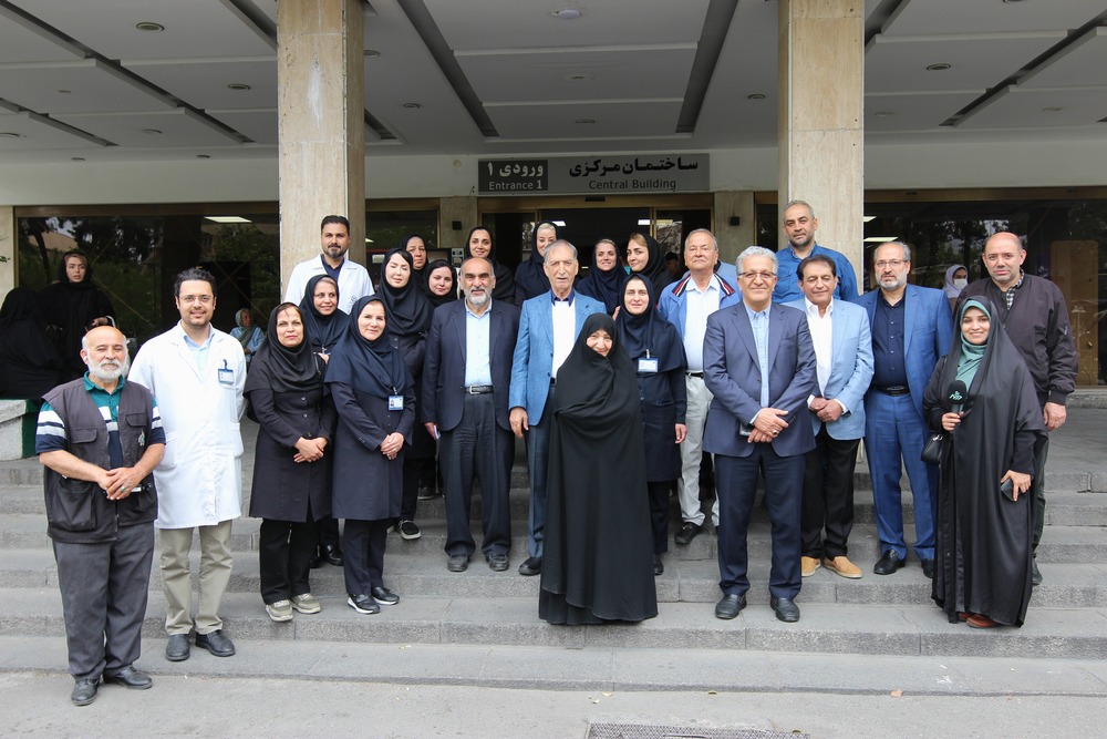 تقدیر از فداکاری و همراهی کادر درمان بیمارستان شریعتی در ایام جنگ و خدمت‌رسانی مستمر