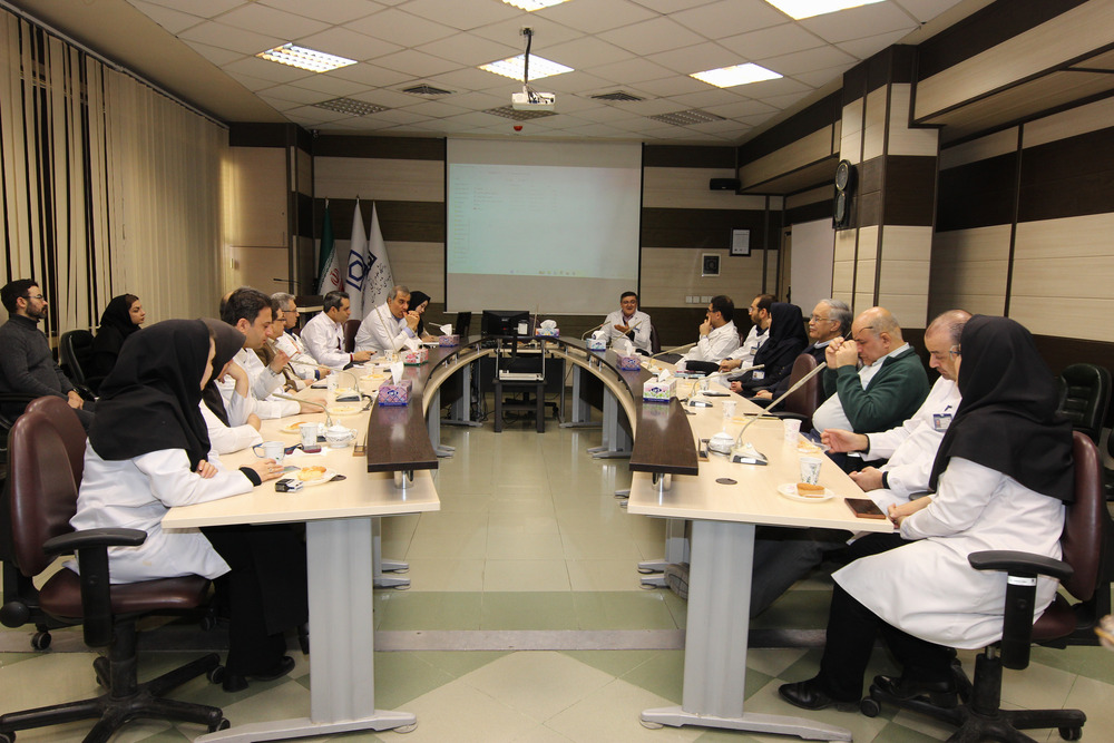 برگزاری جلسه دوره‌ای رؤسای بخش‌ها با هیئت‌رئیسه بیمارستان دکتر شریعتی