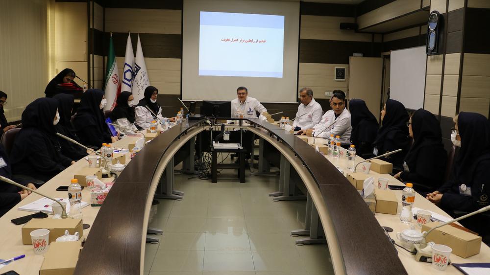 تقدیر از برترین‌های کنترل عفونت و تأکید بر ارتقای فرهنگ بهداشت دست در بیمارستان شریعتی