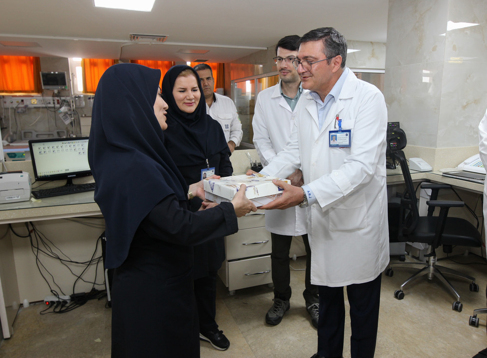 تجلیل از کادر پرستاری بیمارستان دکتر شریعتی به مناسبت ولادت حضرت زینب (س) و روز پرستار